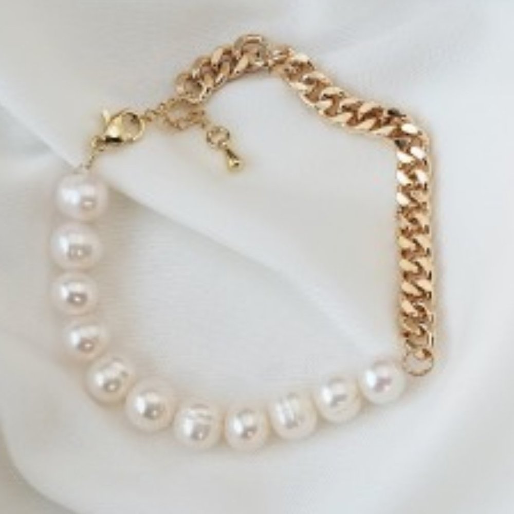 Genuine Freshwater Pearls 18K Gold Curb Bracelet - Picture 4 of 4
